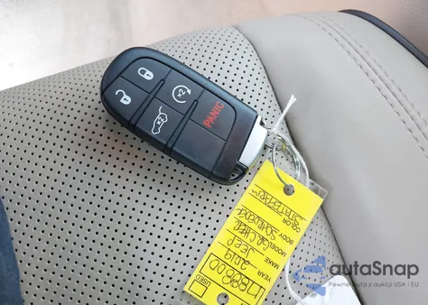 2019 Jeep Grand Cherokee Overland 4X4 z USA, uszkodzony, nr VIN 1C4RJFCG3KC699948